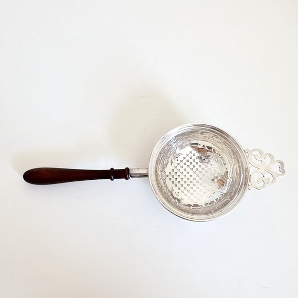 ANTIQUE STERLING SILVER TEA STRAINER ADIE BROTHERS ENGLISH WOODEN HANDLE 1922 - Picture 1 of 10